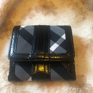 *New* Authentic Burberry small wallet